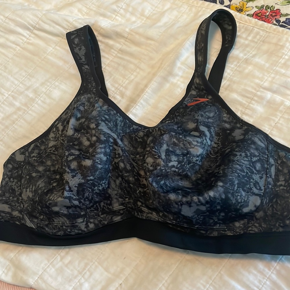Brooks sports bra